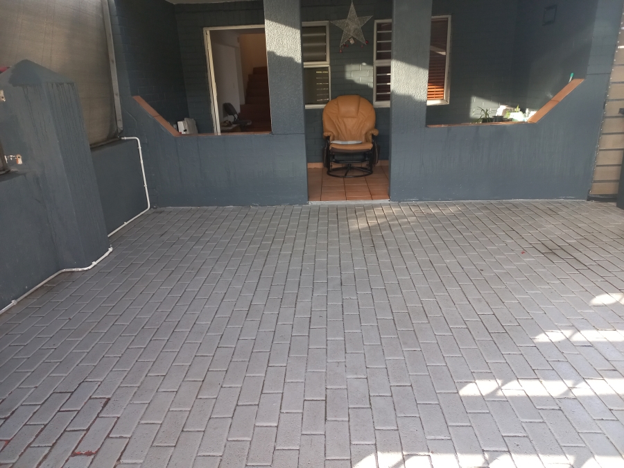 4 Bedroom Property for Sale in Westridge Western Cape